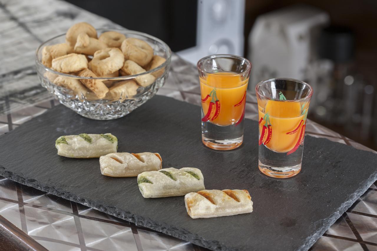 Enjoy Vida Bed and Breakfast Casola di Napoli Buitenkant foto